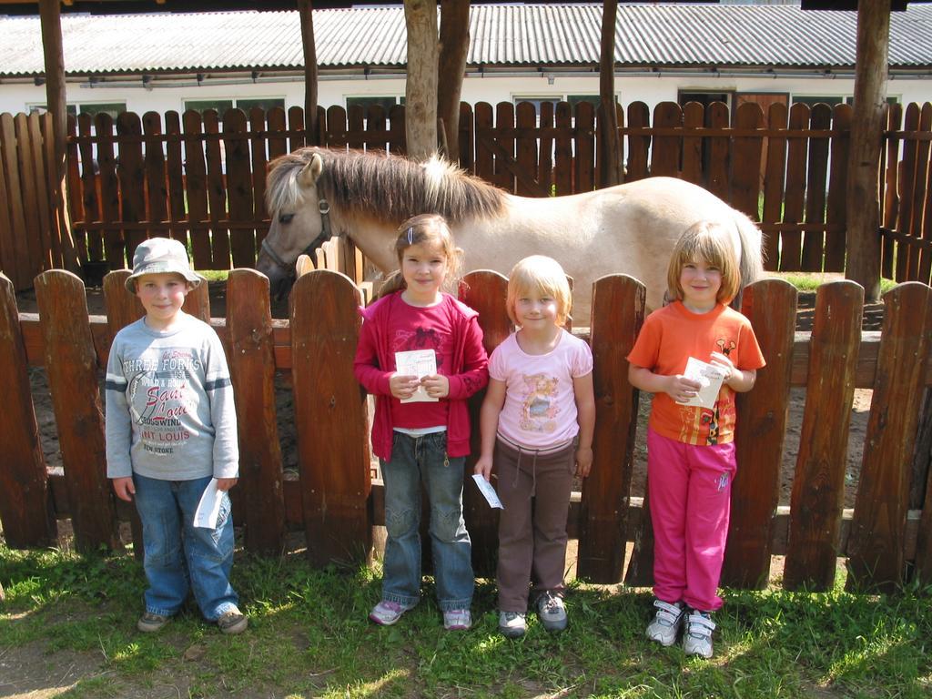 ZOOPARK Zelčín Villa Mělník Exterior foto