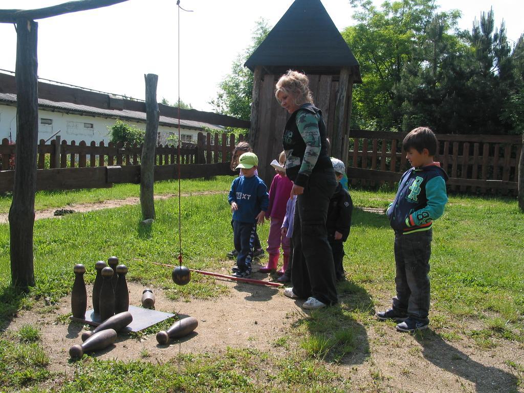 ZOOPARK Zelčín Villa Mělník Exterior foto