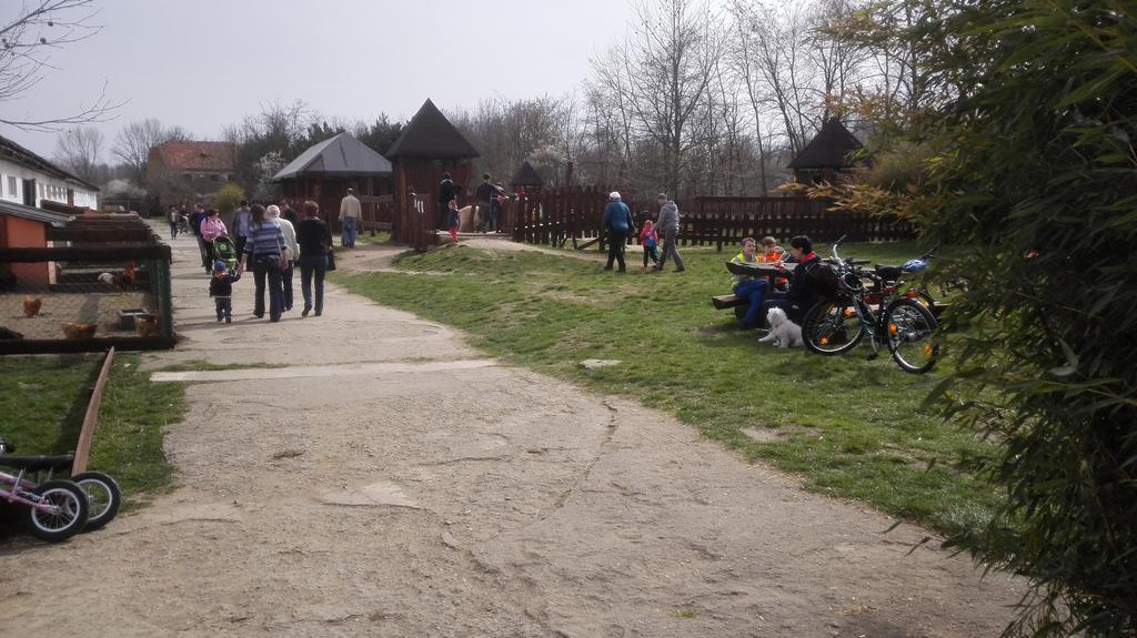 ZOOPARK Zelčín Villa Mělník Exterior foto