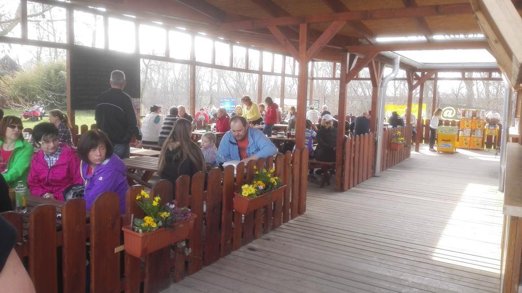ZOOPARK Zelčín Villa Mělník Exterior foto