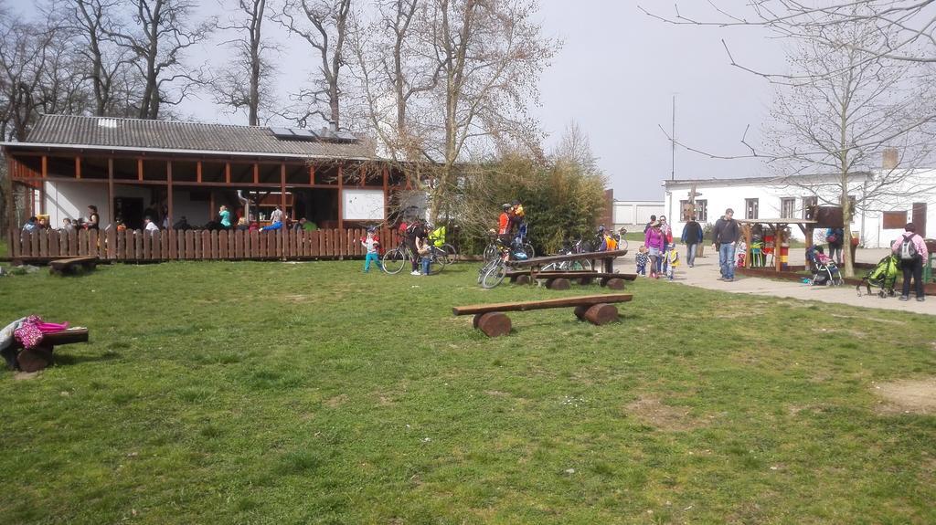 ZOOPARK Zelčín Villa Mělník Exterior foto